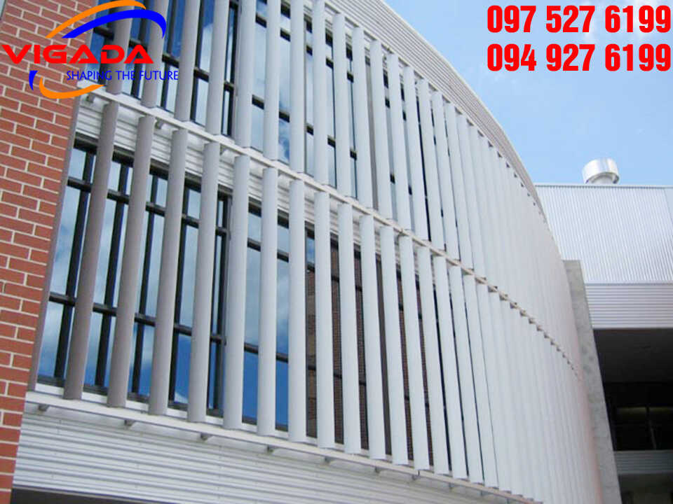 lam-nhôm-che-nắng-mặt-tiền-hình-thoi