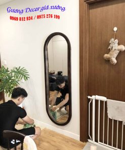 Gương gỗ oval màu óc chó