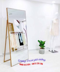 Gương gỗ phun viền cho shop