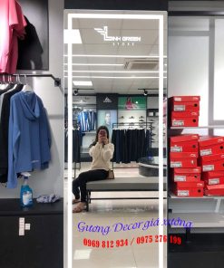 Gương đèn led cảm ứng shop thời trang