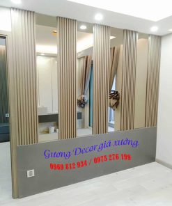 Gương dán tường nhà kết hợp sóng gỗ