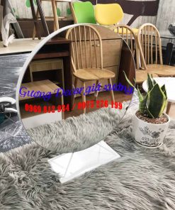 Gương viền thép công chúa